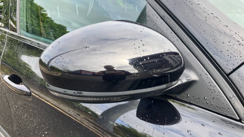 Renault Arkana 1.3 Mild hybrid 140 R.S. Line 5dr EDC Petrol Estate - Image 23