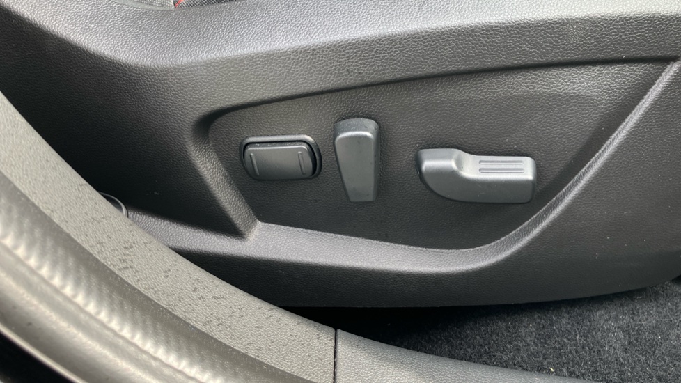 Renault Arkana 1.3 Mild hybrid 140 R.S. Line 5dr EDC Petrol Estate - Image 28
