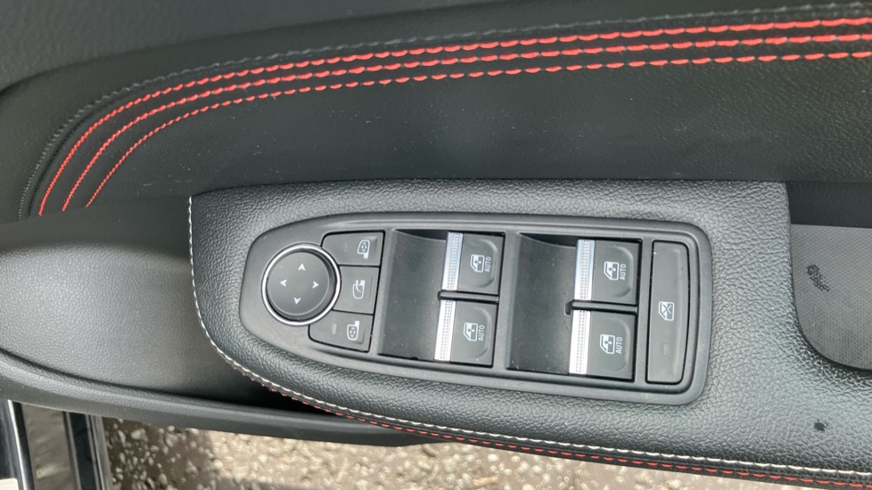 Renault Arkana 1.3 Mild hybrid 140 R.S. Line 5dr EDC Petrol Estate - Image 29
