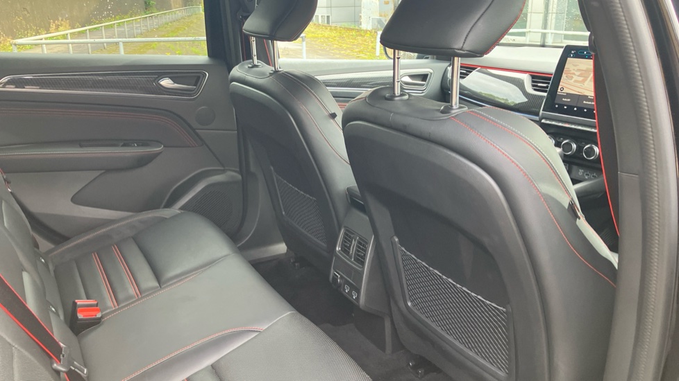 Renault Arkana 1.3 Mild hybrid 140 R.S. Line 5dr EDC Petrol Estate - Image 31