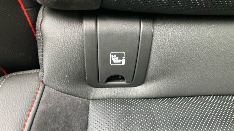 Renault Arkana 1.3 Mild hybrid 140 R.S. Line 5dr EDC Petrol Estate - Image 32