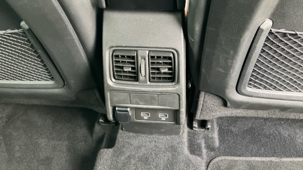 Renault Arkana 1.3 Mild hybrid 140 R.S. Line 5dr EDC Petrol Estate - Image 34