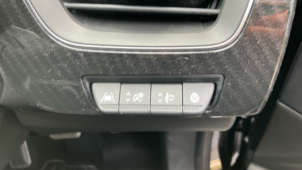 Renault Arkana 1.3 Mild hybrid 140 R.S. Line 5dr EDC Petrol Estate - Image 40