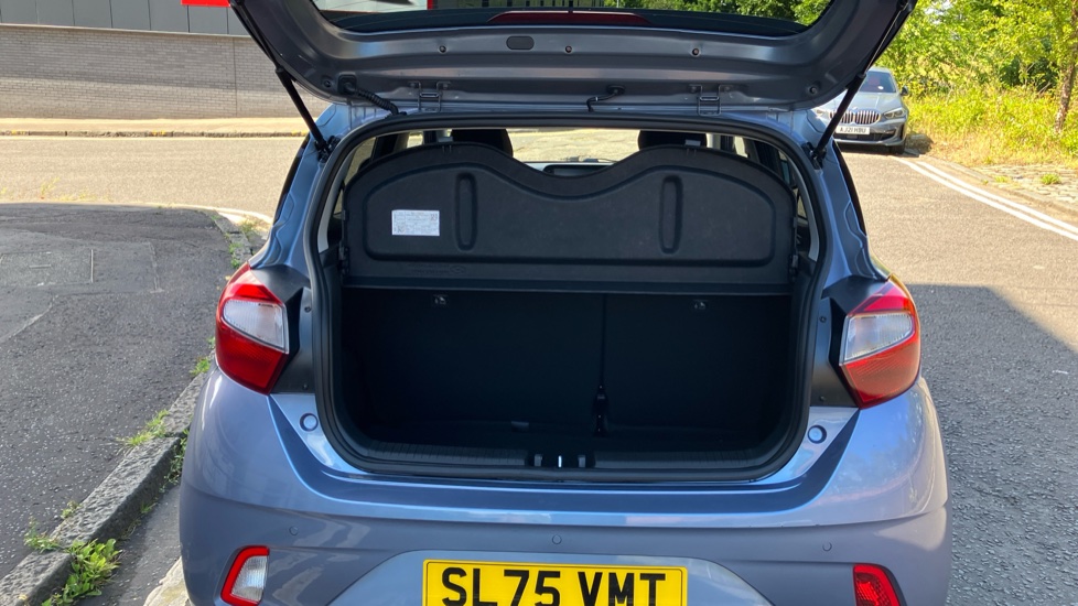 Hyundai i10 1.2 [79] Premium 5dr Auto [Nav] Petrol Hatchback - Image 4
