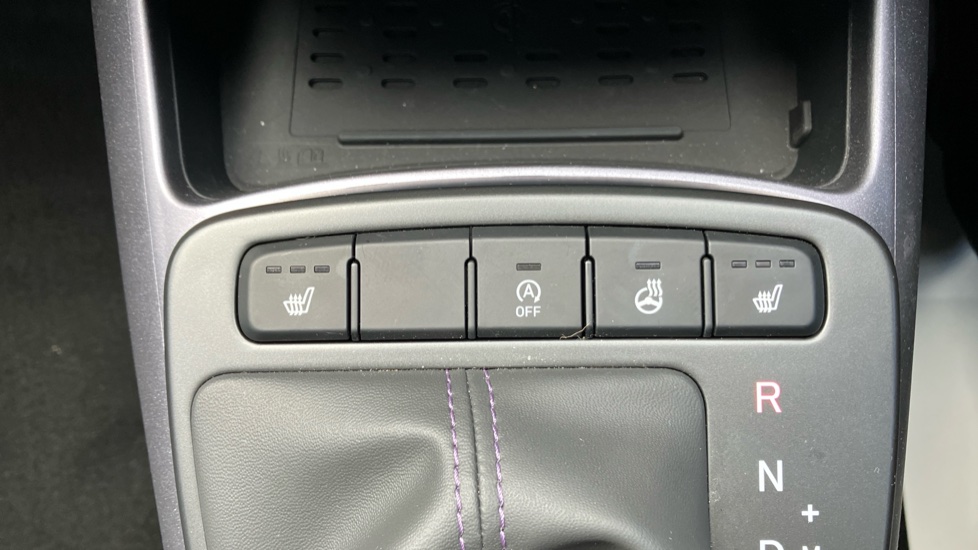 Hyundai i10 1.2 [79] Premium 5dr Auto [Nav] Petrol Hatchback - Image 47