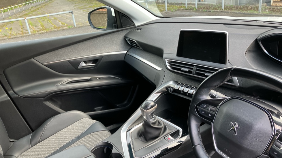 Peugeot 3008 1.2 PureTech Allure 5dr Petrol Estate - Image 14