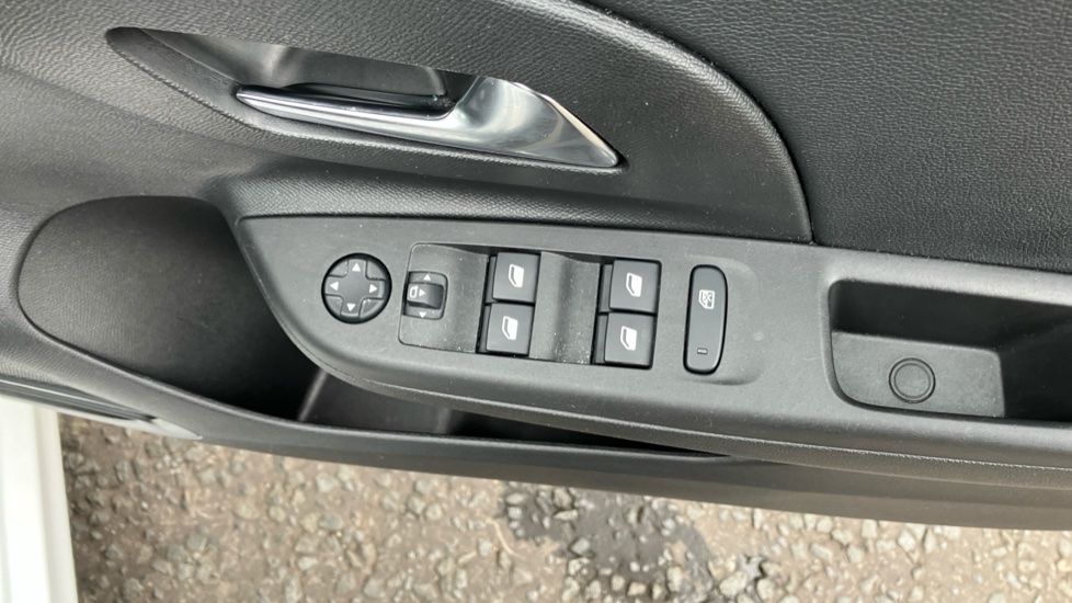 Vauxhall Corsa 1.2 Griffin Edition 5dr Petrol Hatchback - Image 28