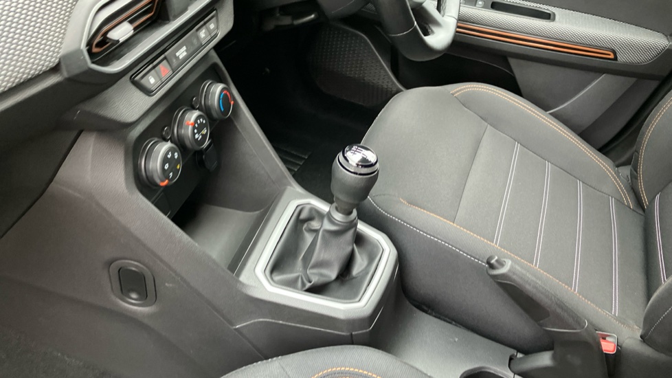 Dacia Sandero Stepway 1.0 TCe Expression 5dr Petrol Hatchback - Image 13