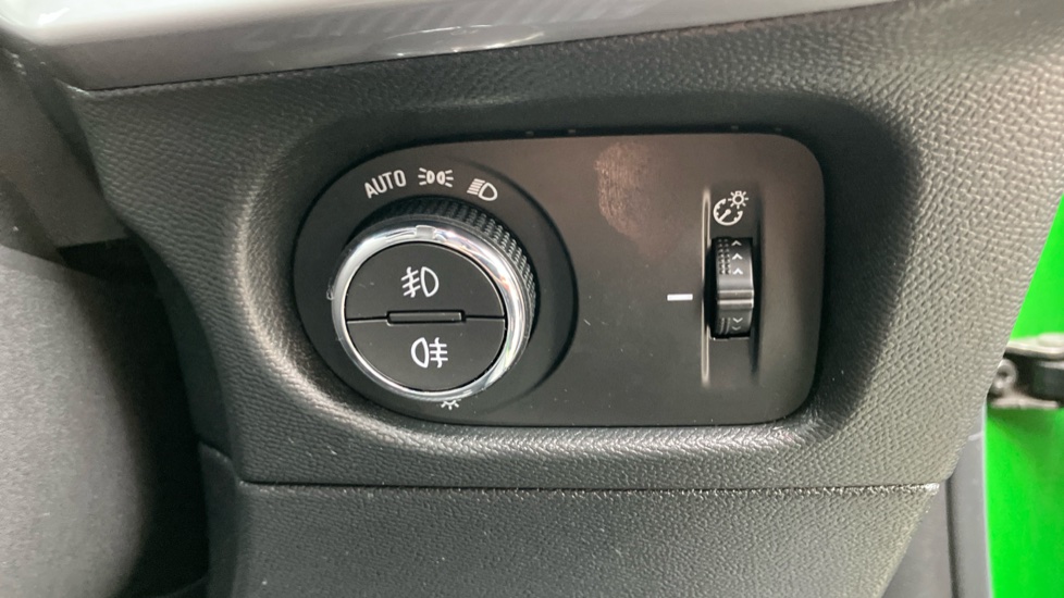 Vauxhall Mokka 100kW Ultimate 50kWh 5dr Auto Electric Hatchback - Image 38