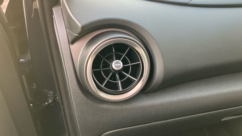 Hyundai KONA 1.6 GDi Hybrid SE Connect 5dr DCT Hybrid Hatchback - Image 34