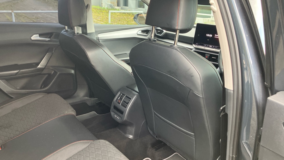 SEAT Leon 1.5 TSI 115 FR 5dr [DAP] Petrol Estate - Image 31