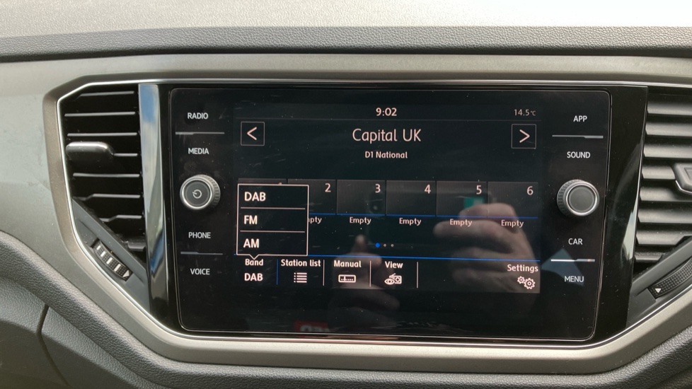 Volkswagen T-Roc 1.5 TSI EVO SE 5dr Petrol Hatchback - Image 12