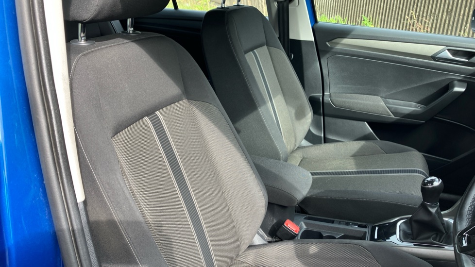 Volkswagen T-Roc 1.5 TSI EVO SE 5dr Petrol Hatchback - Image 26