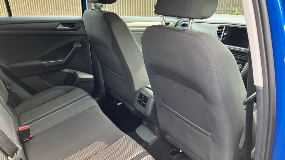 Volkswagen T-Roc 1.5 TSI EVO SE 5dr Petrol Hatchback - Image 31