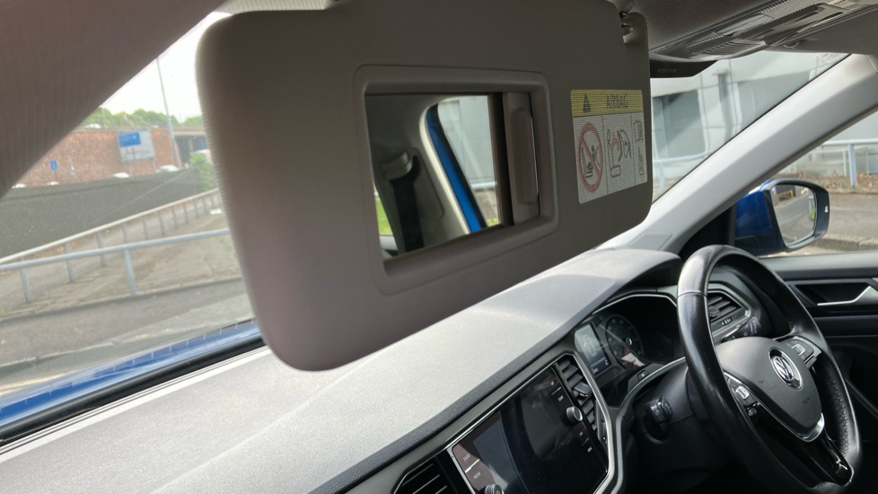 Volkswagen T-Roc 1.5 TSI EVO SE 5dr Petrol Hatchback - Image 38