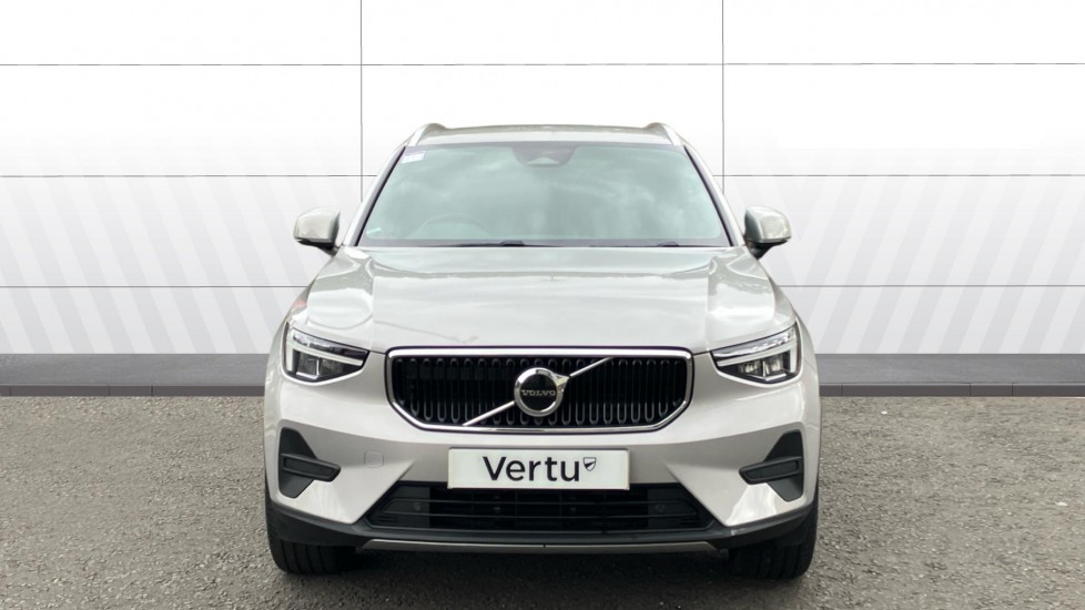 Volvo XC40 2.0 B3P Core 5dr Auto Petrol Estate - Image 3