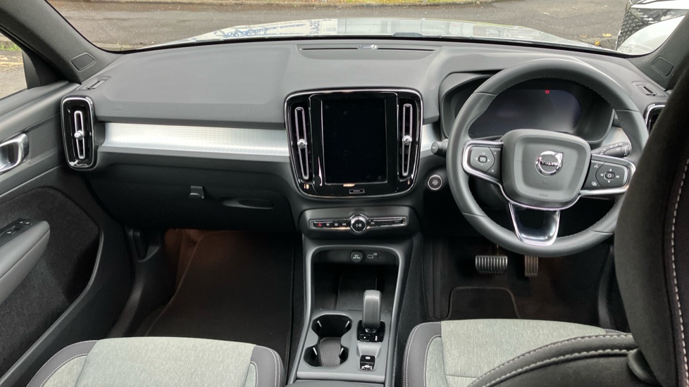 Volvo XC40 2.0 B3P Core 5dr Auto Petrol Estate - Image 10