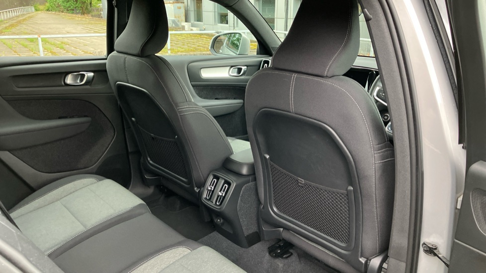 Volvo XC40 2.0 B3P Core 5dr Auto Petrol Estate - Image 31