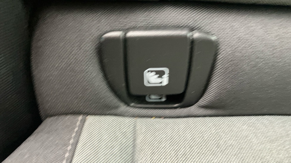 Volvo XC40 2.0 B3P Core 5dr Auto Petrol Estate - Image 32