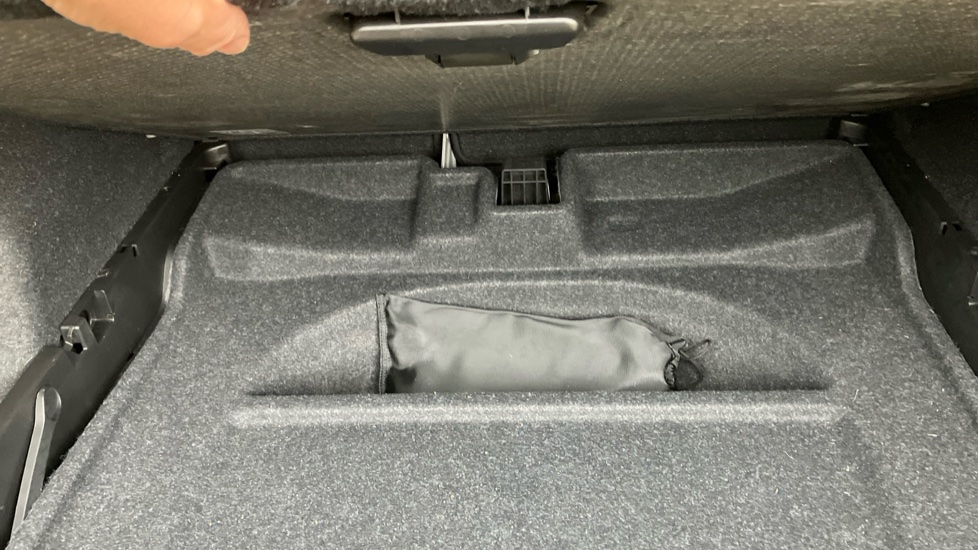 Volvo XC40 2.0 B3P Core 5dr Auto Petrol Estate - Image 38
