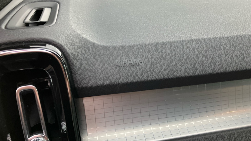 Volvo XC40 2.0 B3P Core 5dr Auto Petrol Estate - Image 40