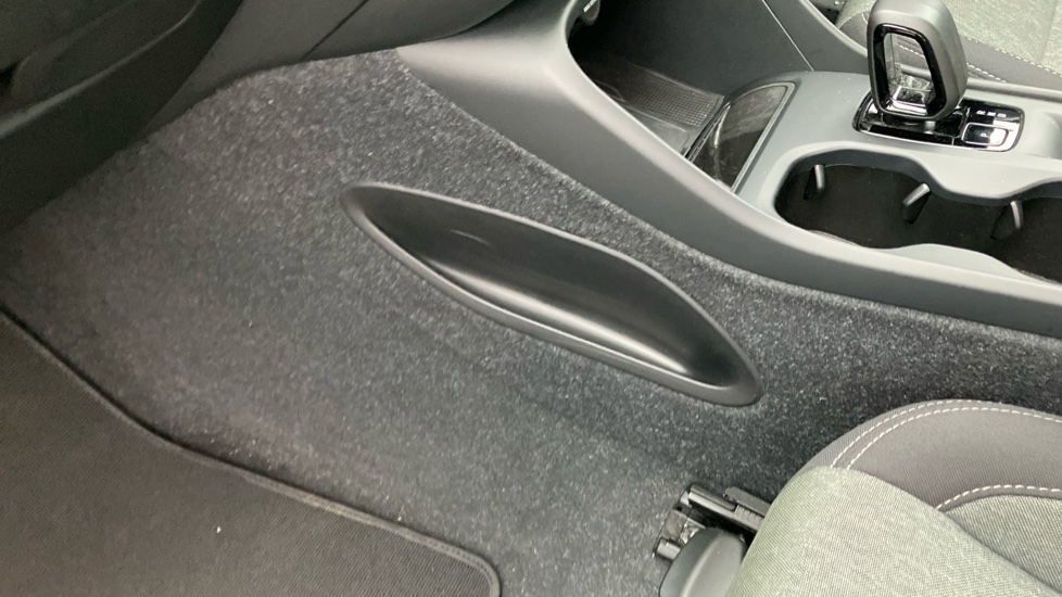 Volvo XC40 2.0 B3P Core 5dr Auto Petrol Estate - Image 42