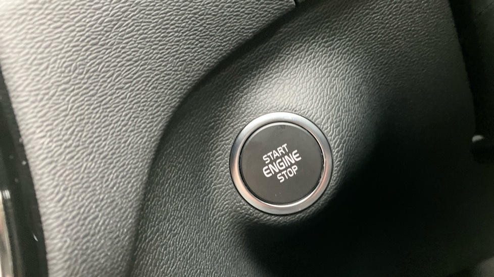 Volvo XC40 2.0 B3P Core 5dr Auto Petrol Estate - Image 45