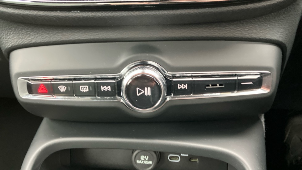 Volvo XC40 2.0 B3P Core 5dr Auto Petrol Estate - Image 49