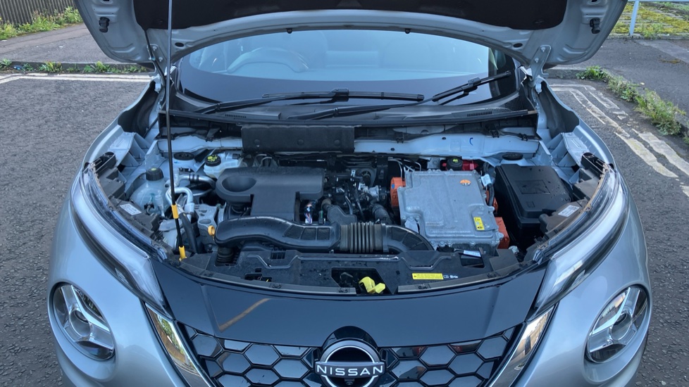 Nissan Juke 1.6 Hybrid Tekna 5dr Auto Hybrid Hatchback - Image 8