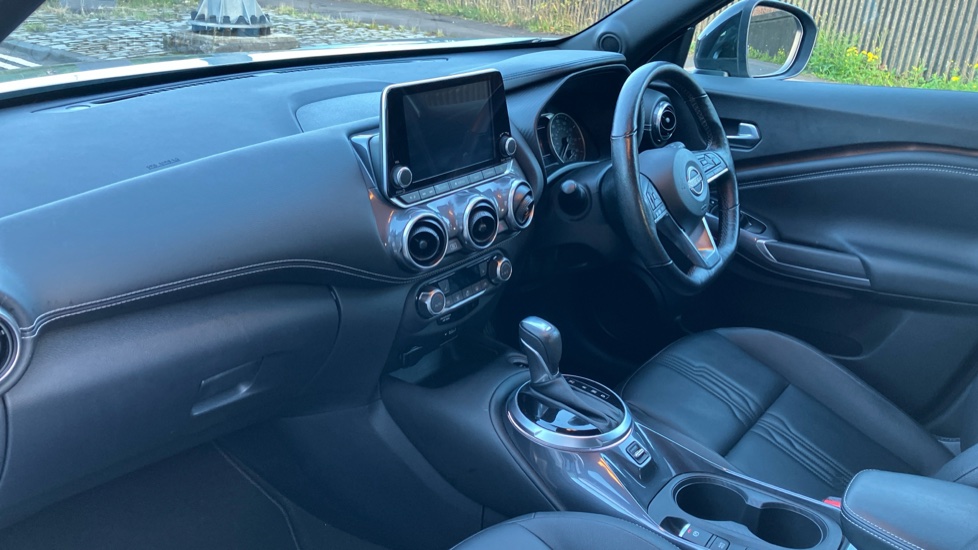 Nissan Juke 1.6 Hybrid Tekna 5dr Auto Hybrid Hatchback - Image 9