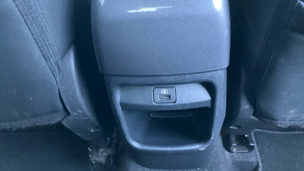 Nissan Juke 1.6 Hybrid Tekna 5dr Auto Hybrid Hatchback - Image 35