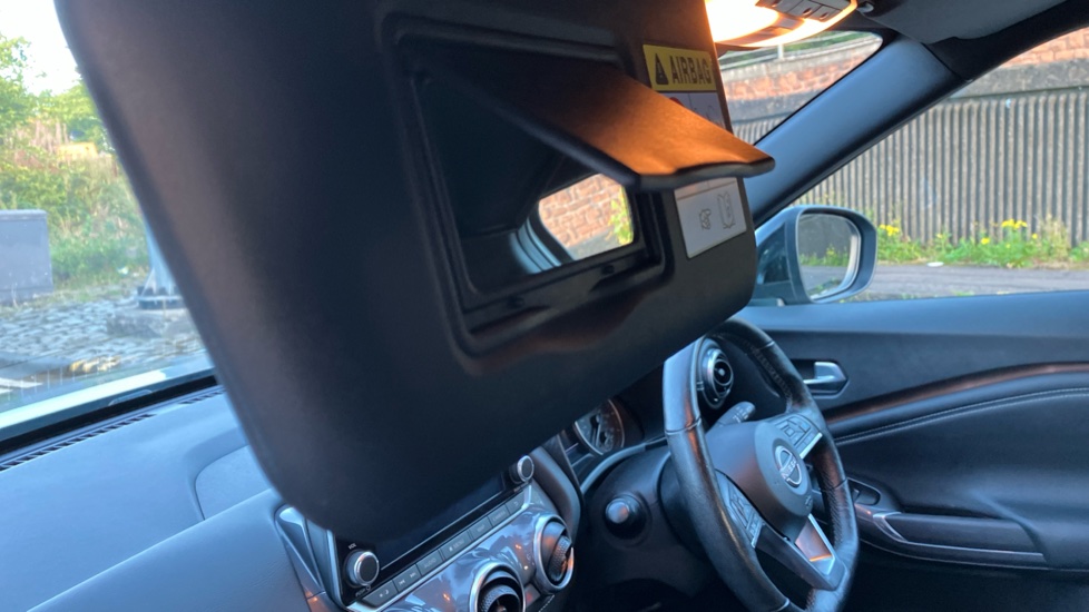 Nissan Juke 1.6 Hybrid Tekna 5dr Auto Hybrid Hatchback - Image 41