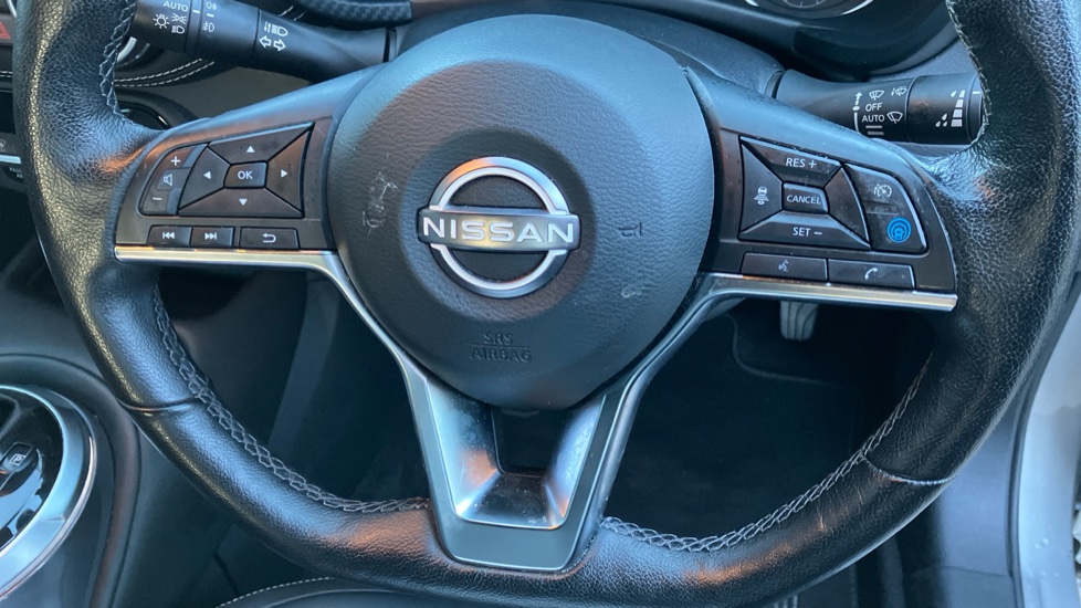 Nissan Juke 1.6 Hybrid Tekna 5dr Auto Hybrid Hatchback - Image 43