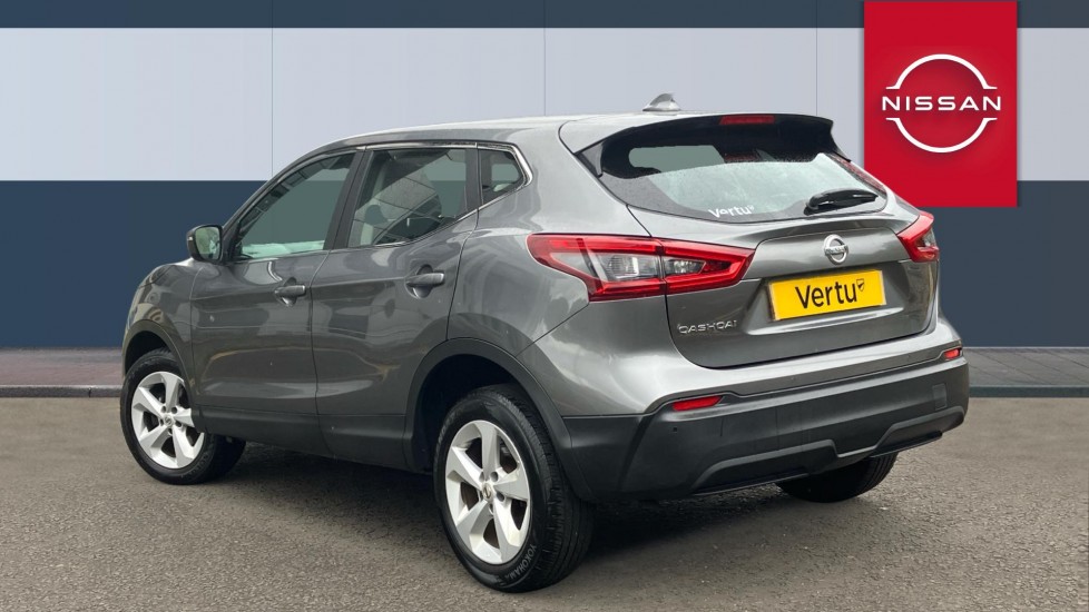 Nissan Qashqai 1.3 DiG-T Acenta Premium 5dr Petrol Hatchback - Image 2