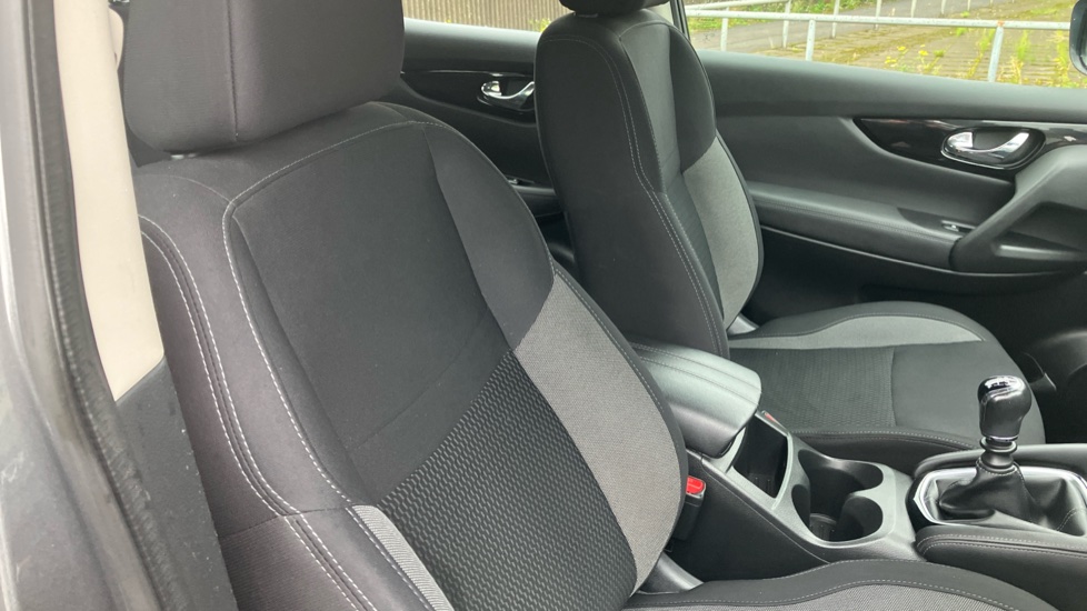 Nissan Qashqai 1.3 DiG-T Acenta Premium 5dr Petrol Hatchback - Image 26