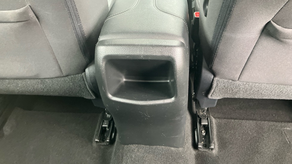 Nissan Qashqai 1.3 DiG-T Acenta Premium 5dr Petrol Hatchback - Image 34