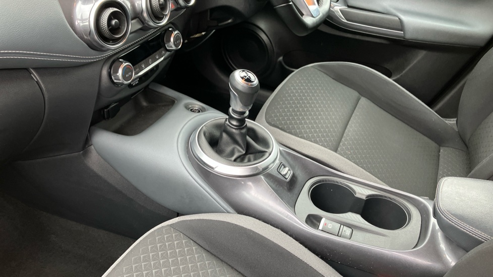 Nissan Juke 1.0 DiG-T 114 N-Connecta 5dr Petrol Hatchback - Image 13