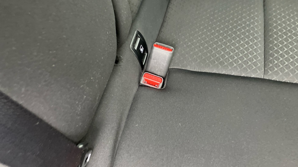 Nissan Juke 1.0 DiG-T 114 N-Connecta 5dr Petrol Hatchback - Image 17