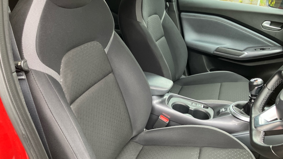 Nissan Juke 1.0 DiG-T 114 N-Connecta 5dr Petrol Hatchback - Image 30