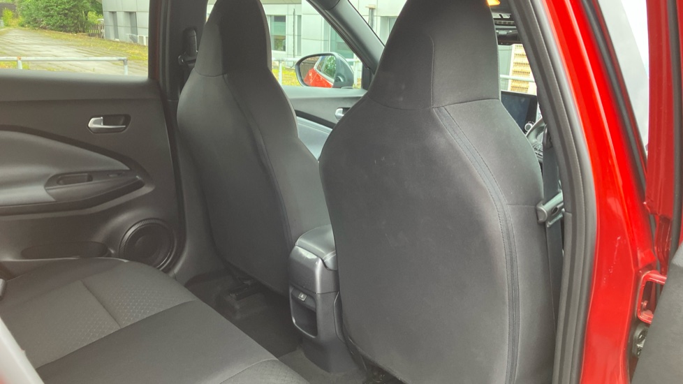 Nissan Juke 1.0 DiG-T 114 N-Connecta 5dr Petrol Hatchback - Image 34