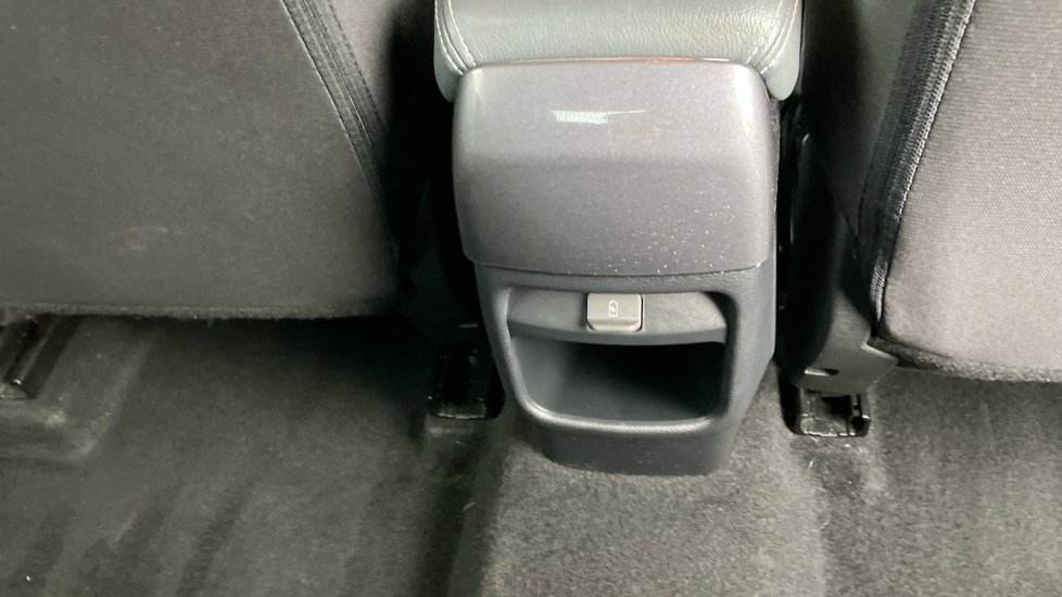 Nissan Juke 1.0 DiG-T 114 N-Connecta 5dr Petrol Hatchback - Image 36