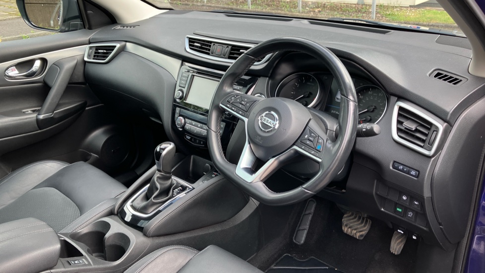 Nissan Qashqai 1.3 DiG-T 160 Tekna 5dr DCT Petrol Hatchback - Image 11