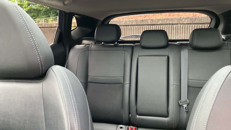 Nissan Qashqai 1.3 DiG-T 160 Tekna 5dr DCT Petrol Hatchback - Image 15