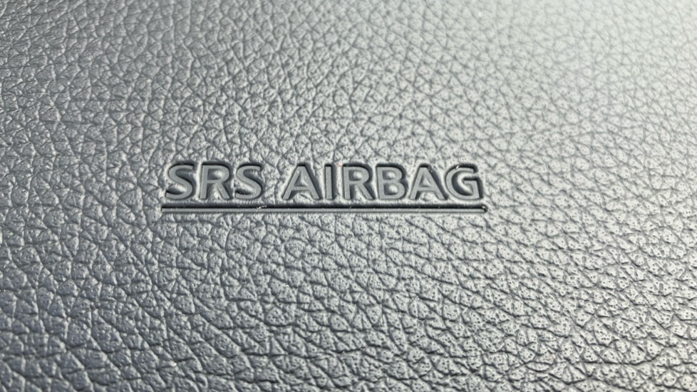 Nissan Qashqai 1.3 DiG-T 160 Tekna 5dr DCT Petrol Hatchback - Image 39