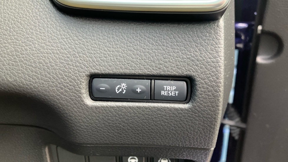 Nissan Qashqai 1.3 DiG-T 160 Tekna 5dr DCT Petrol Hatchback - Image 42