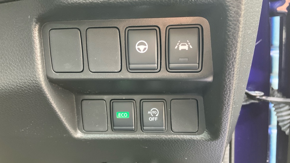 Nissan Qashqai 1.3 DiG-T 160 Tekna 5dr DCT Petrol Hatchback - Image 43
