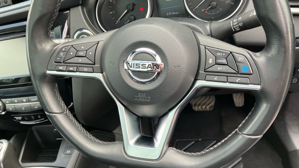 Nissan Qashqai 1.3 DiG-T 160 Tekna 5dr DCT Petrol Hatchback - Image 45