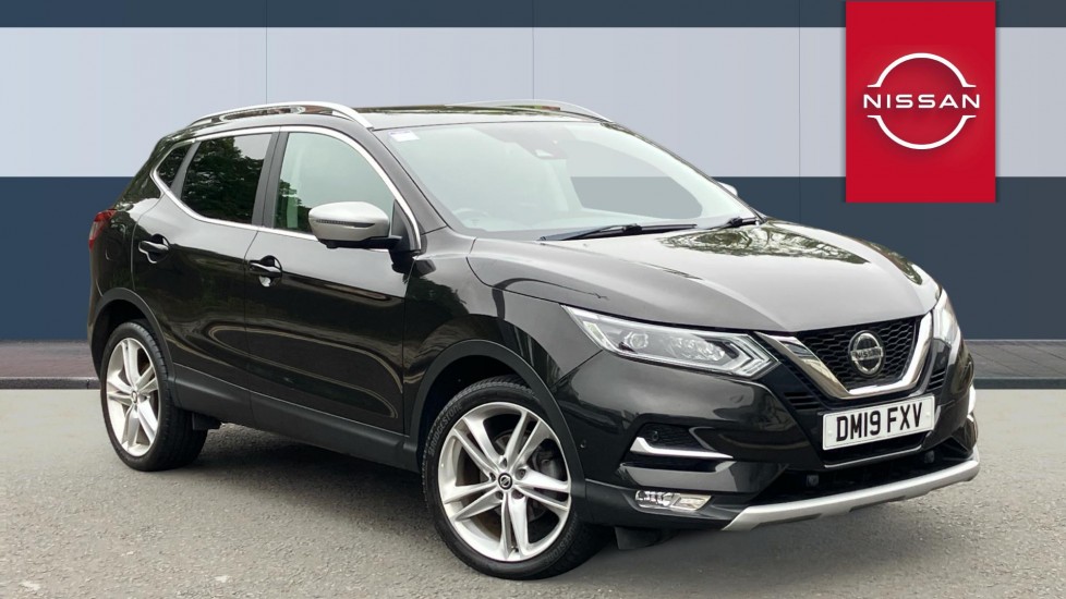 Nissan Qashqai 1.3 DiG-T N-Motion 5dr Petrol Hatchback - Image 1