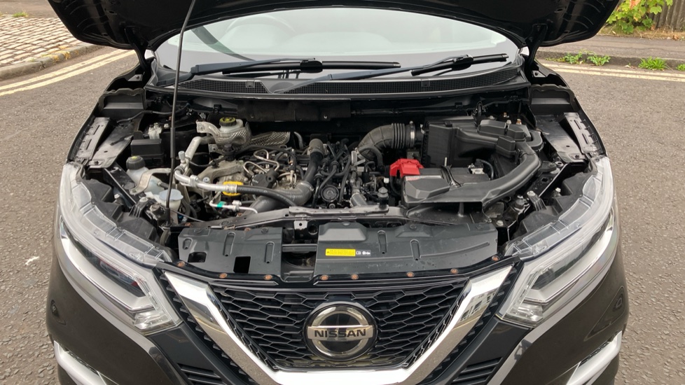 Nissan Qashqai 1.3 DiG-T N-Motion 5dr Petrol Hatchback - Image 8
