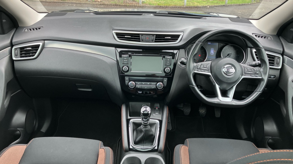 Nissan Qashqai 1.3 DiG-T N-Motion 5dr Petrol Hatchback - Image 10